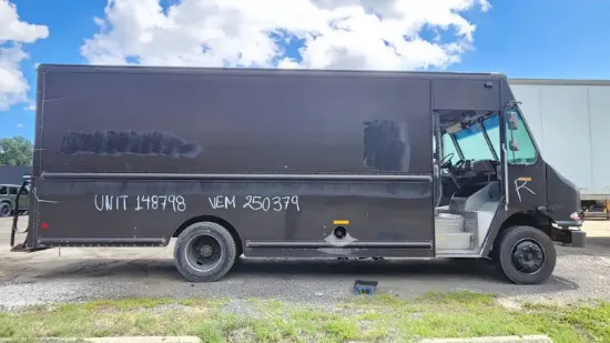 Picture of 2010-freightliner-mt55-chassis-truck-delivery